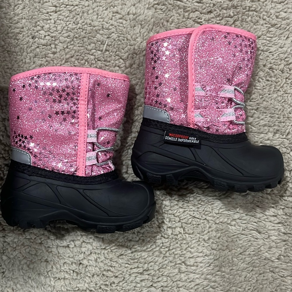 Brand new pink winter boots.